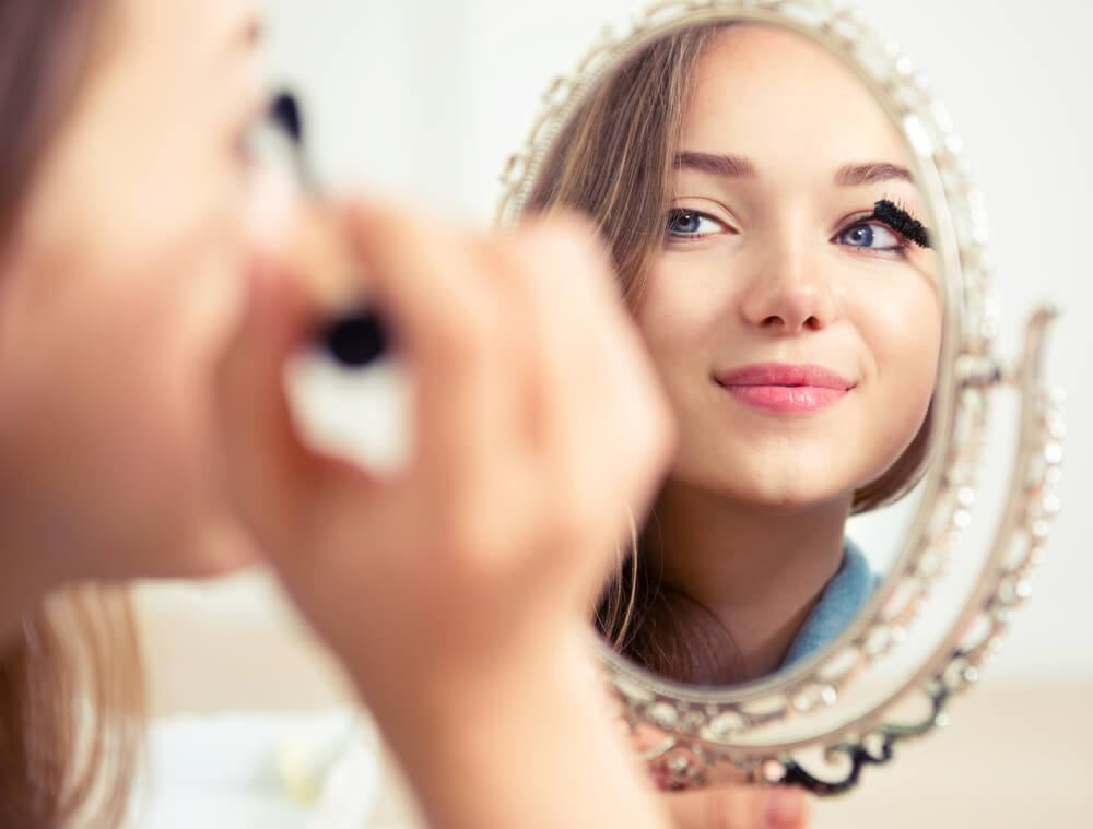 Kako šminkom povećati oči