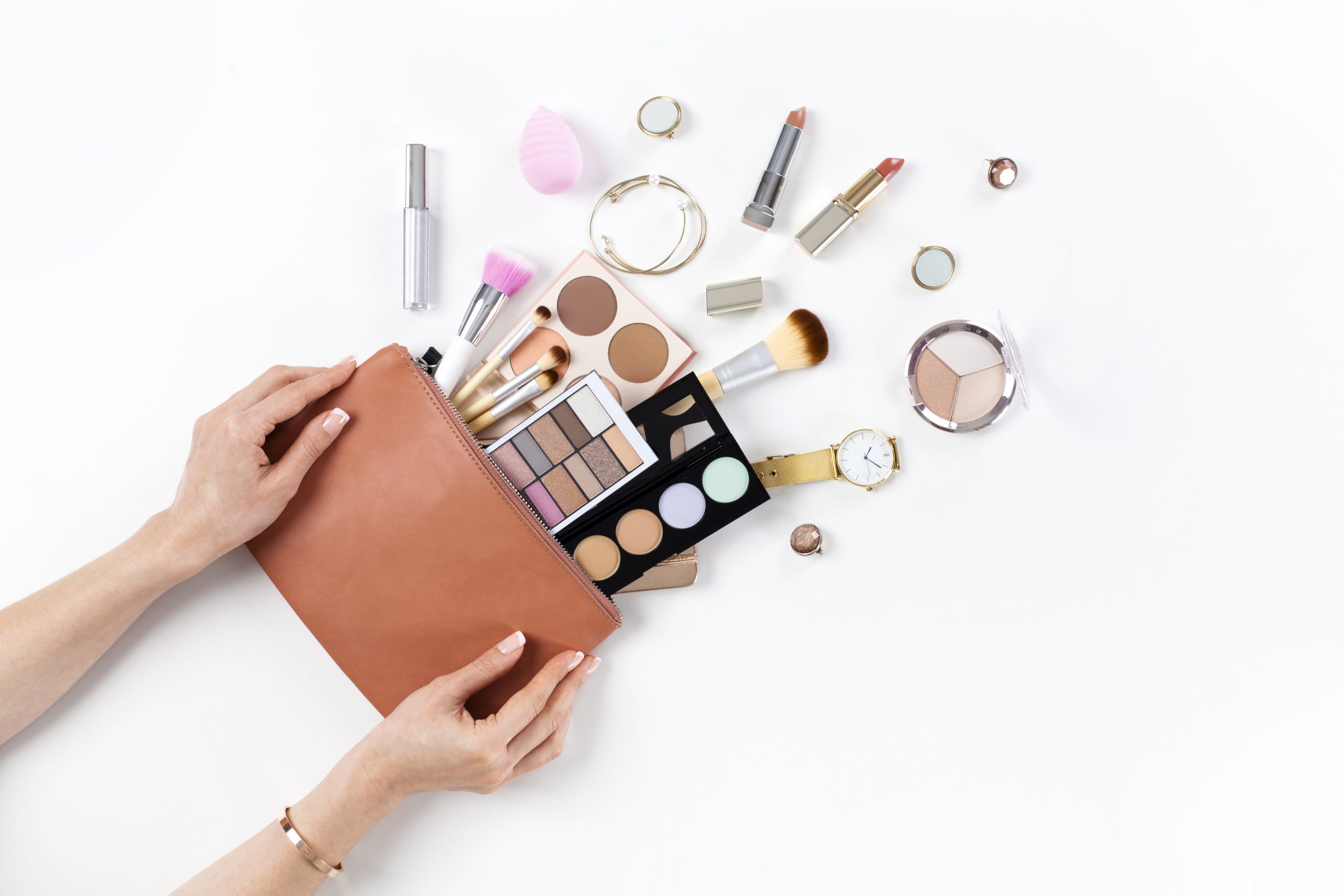#beautytips: What do you always have to have in your kit? thumbnail