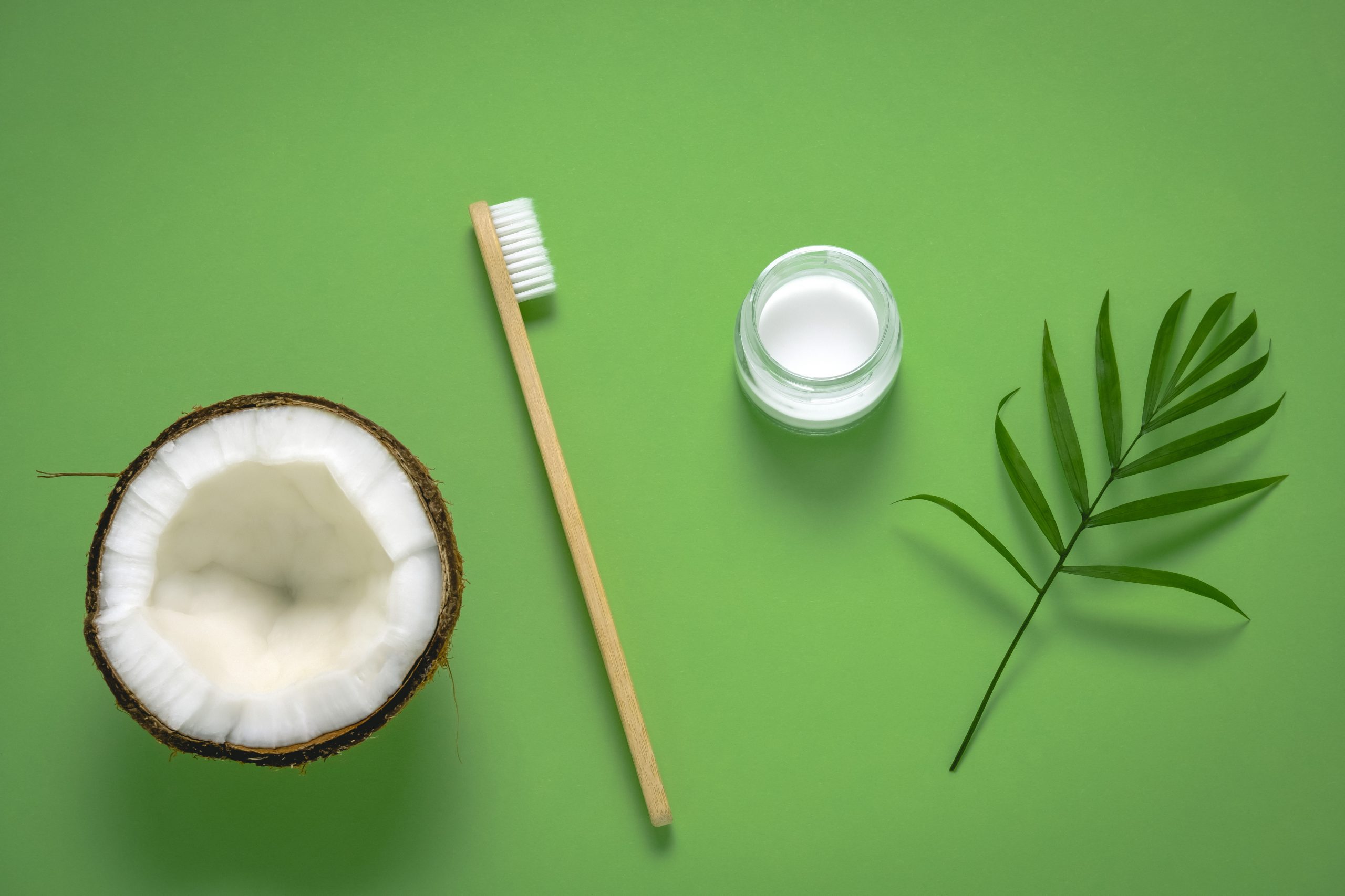 Izbeljivanje zuba kokosovim uljem