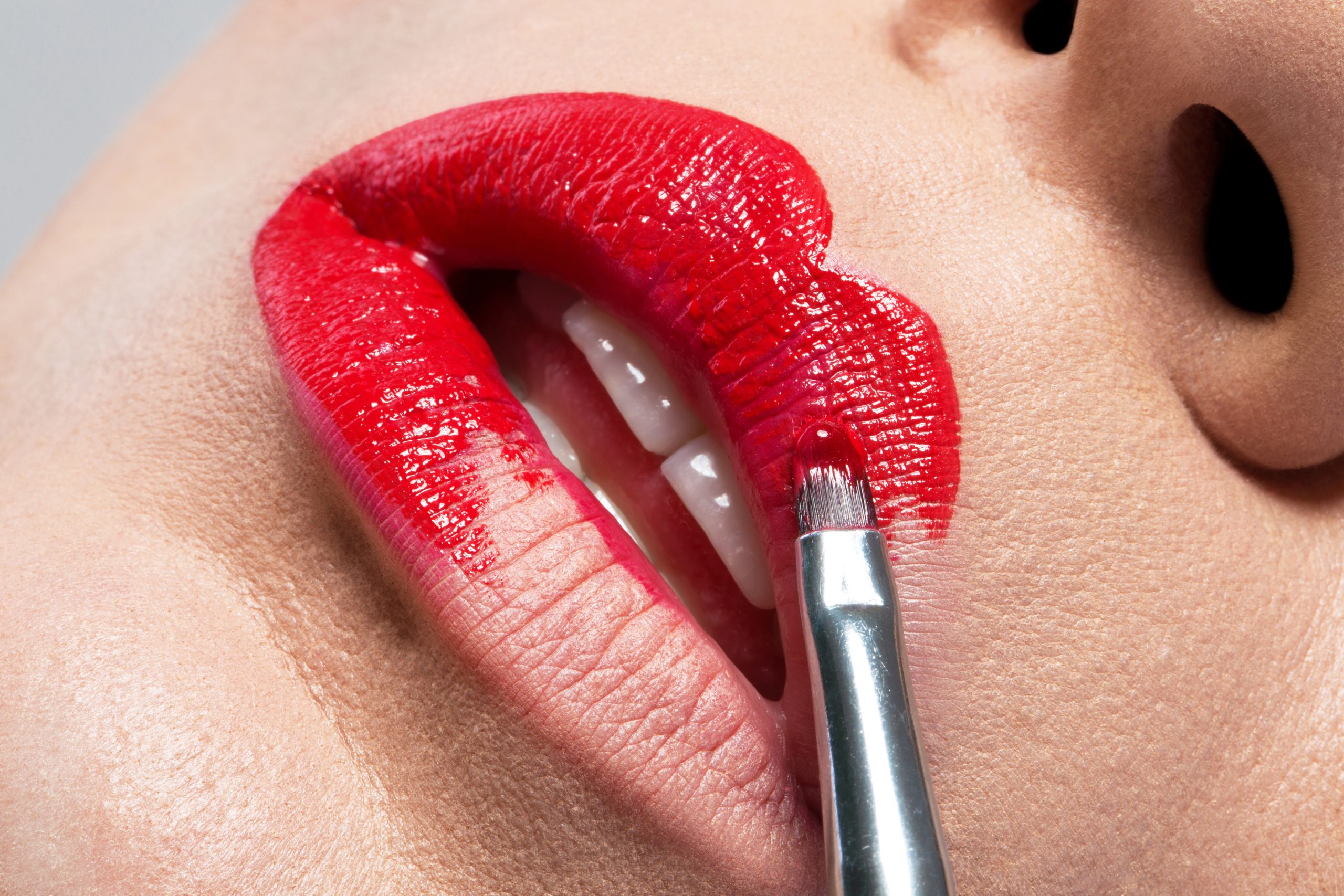 Kako uvećati usne šminkom
