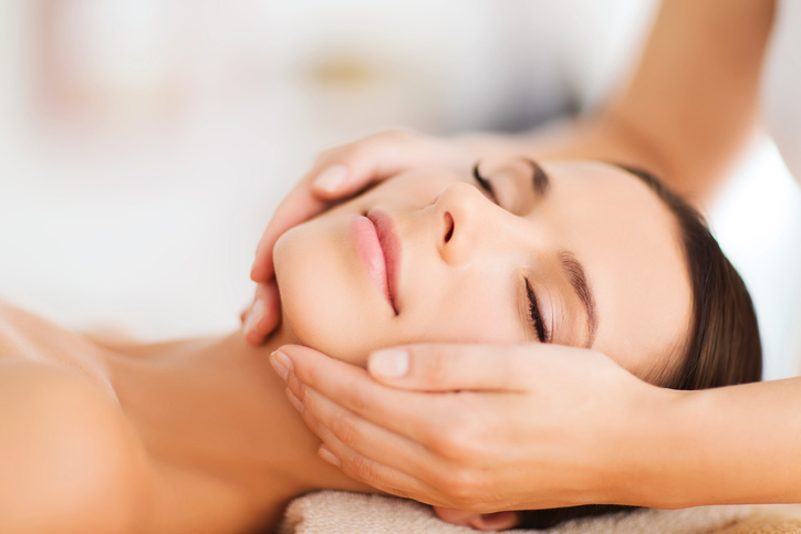 Hiroplastična masaža: Kako španska masaža lica pomaže da ostanemo mladoliki?