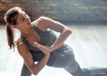 Kako da nastavite sa vežbanjem nakon prehlade; devojka trenira nakon preležane prehlade