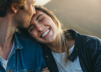 Koji je recept za uspešan brak: 5 stvari koje morate da znate; srećan par