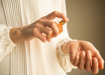 Zašto parfem brzo ispari sa kože: U čemu grešite