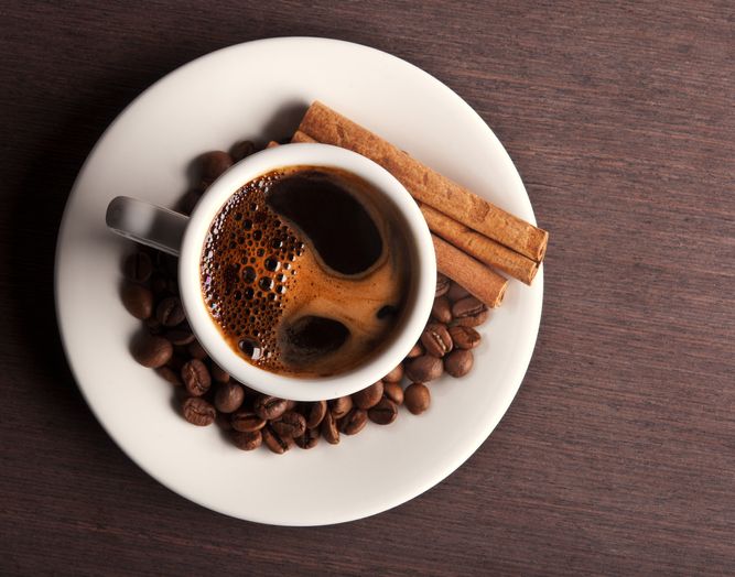 Kako da učinite kafu zdravijom: Pazite šta stavljate u nju; šoljica kafe sa cimetom