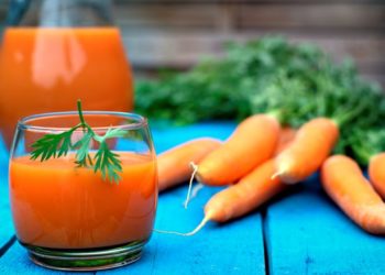 Hronični kašalj: Prirodno rešenje za dugotrajni kašalj; čaša sok od šargarepe je odličan lek za kašalj