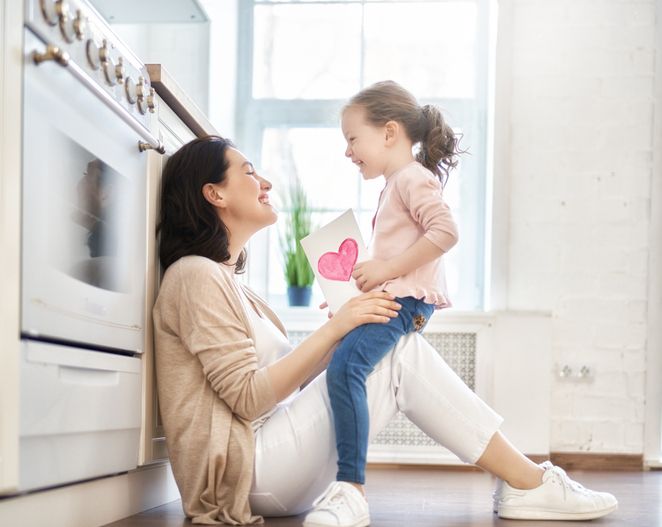 Kakva ste majka: Možda ste mnogo bolja majka nego što mislite; mama se igra sa svojom kćerkom