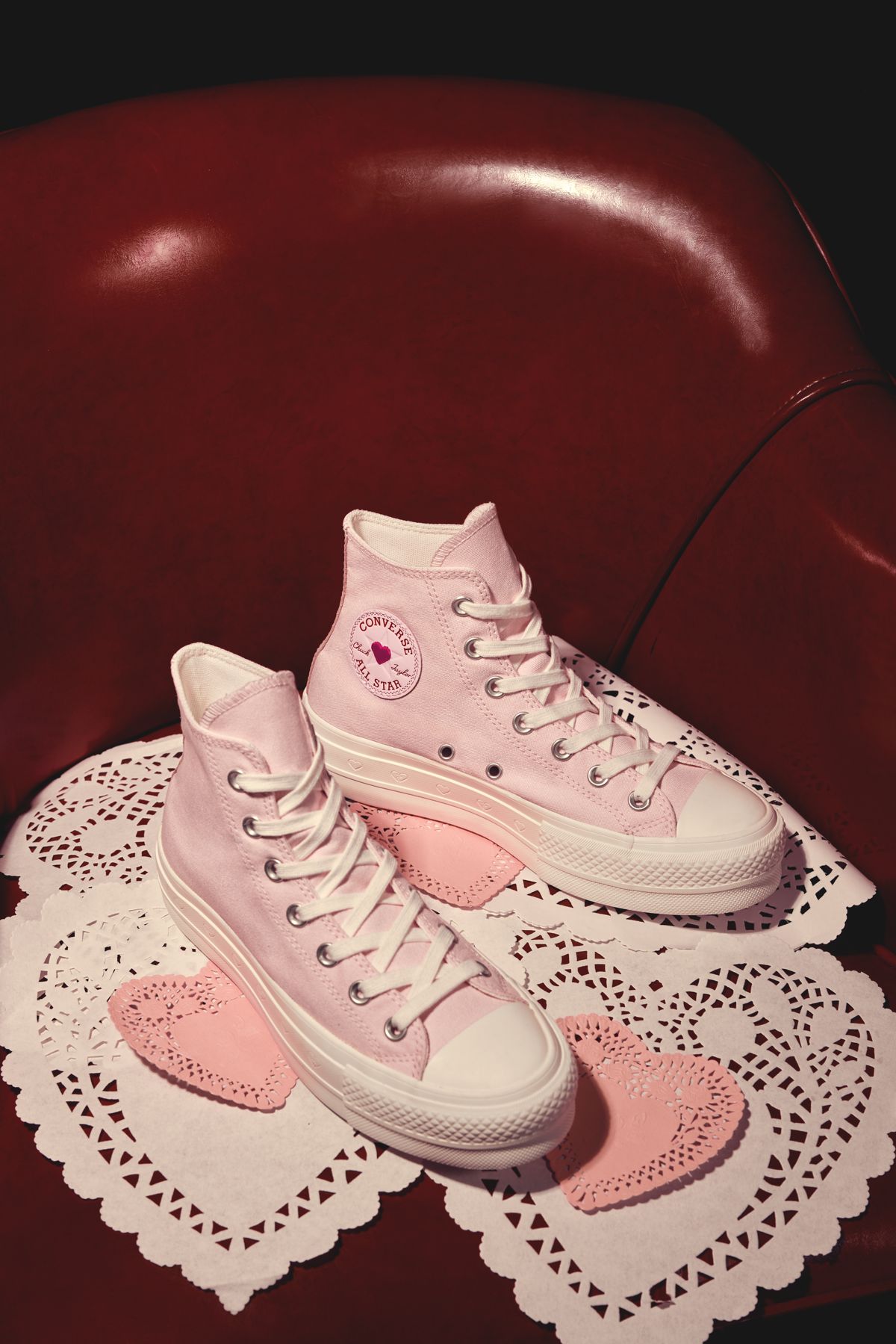 roze Converse patike iz nove kolekcije